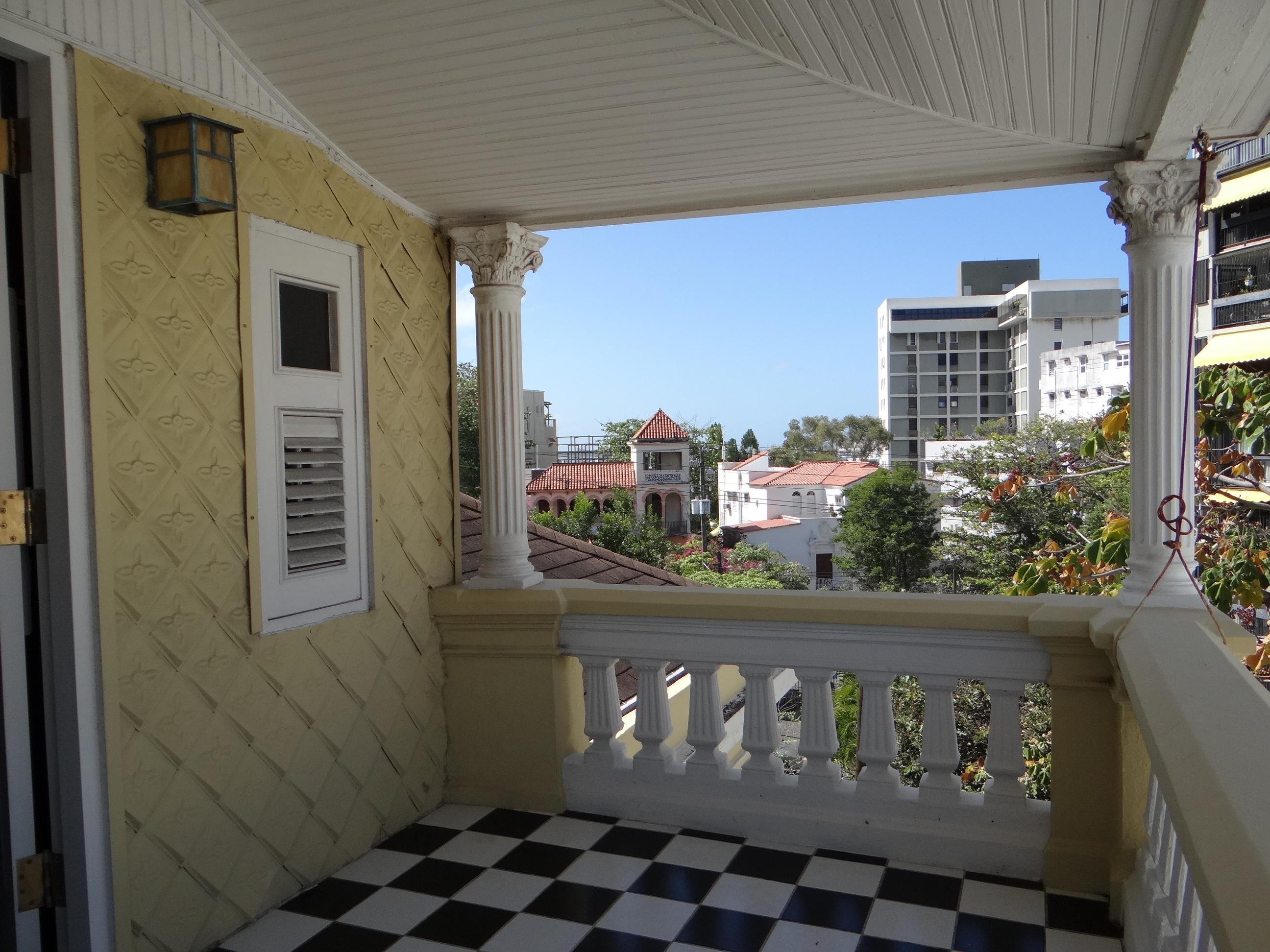 Casa La Giralda - Avenida Miramar, esquina calle Marti 651 - San Juan (Miramar) - 2014 00023